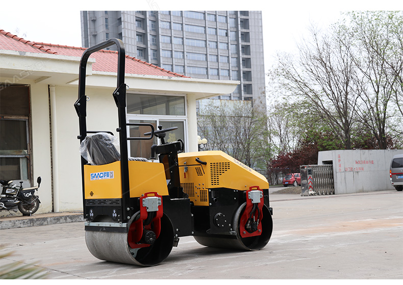 小型壓路機